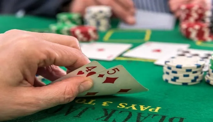 Bài Rác Trong Poker Là Gì? Cách Nhận Biết Và Xử Lý Bài Rác Trong Poker