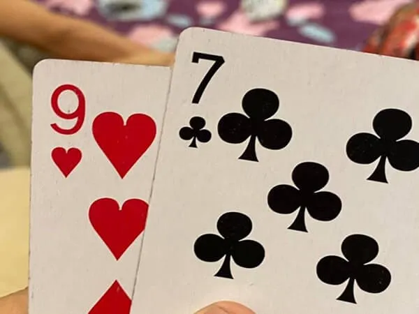 Bài Rác Trong Poker Là Gì? Cách Nhận Biết Và Xử Lý Bài Rác Trong Poker