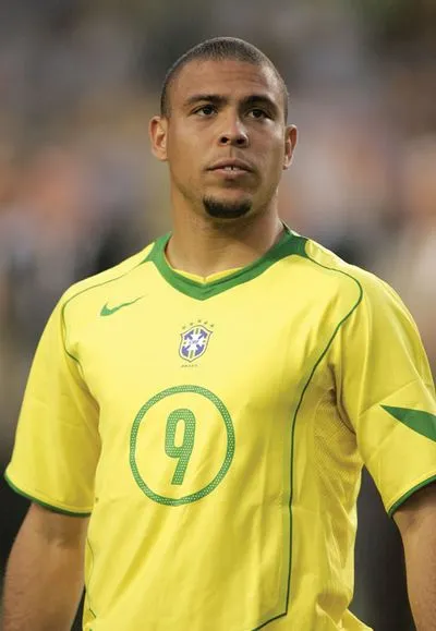 Ronaldo Nazario Là Ai? Huyền Thoại Bóng Đá Người Brazil