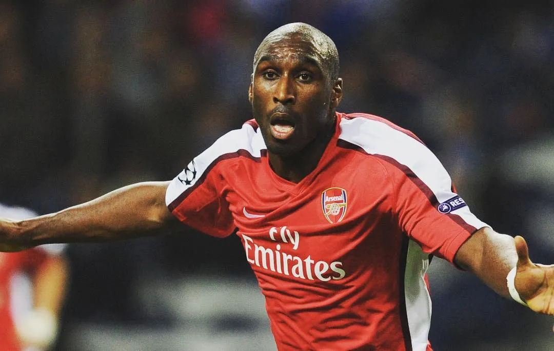 Sol Campbell Là Ai? Sự Nghiệp Của Ngôi Sao Bóng Đá Người Anh